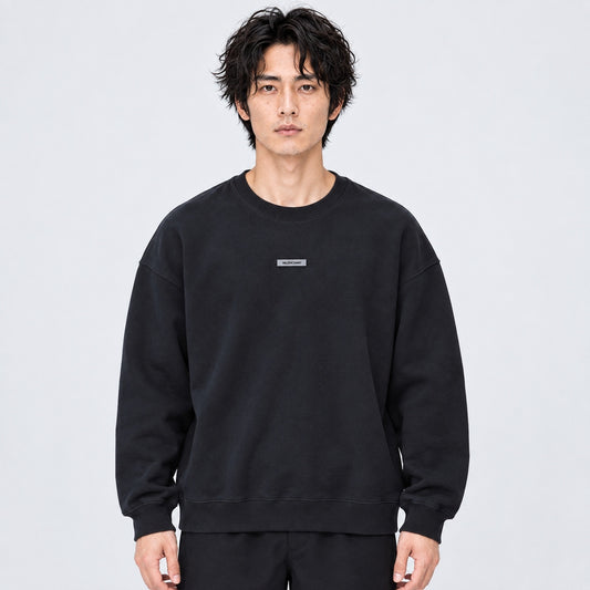 EMBROIDERY CREW NECK 26 model front